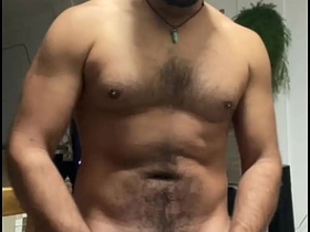 练完肌肉，最好的放松就是独自射爆 / 大屌哥 chinese chirrup gay porn