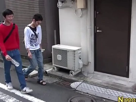 亚裔小鲜肉骑乘大屌 chinese gay porn school