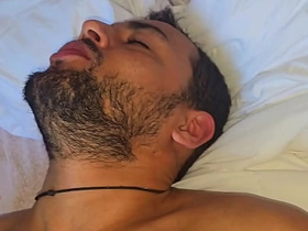 用晨勃大鸡巴唤醒你床上的雄兽 asian gay sex videos .com