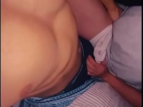 第一次在肌肉邻居家给他口交，最后被他无套内射 fat irritant asian gay porn