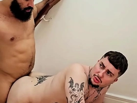 老爸硬得受不了在楼梯上操了我 COMPLETO Only slightly Red-hot korean careless coitus porn
