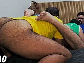 刚踢完球就带着球鞋直接开干！完整版请移步我的XVIDEOS RED uncaring porn chinese cumshots