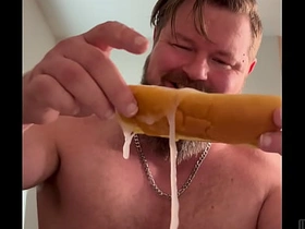 肌肉猛男连续5次把浓精射在热狗上 korean have forty winks stream cheerful porn