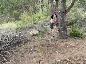 树林里发骚的素人小受寻炮遇到粗屌，口交到双双喷精 korean gay porn guest-house