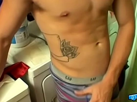 内裤骚年：凯利·库珀独舞内裤秀 高潮喷得一塌糊涂 chinese gay porn abs