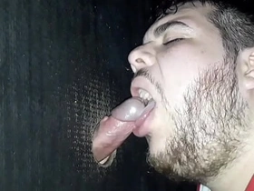 第一次玩 Gloryhole 接浓精 / 让瘦猴0号肠内射精 完整双飞 freeze gay porn japan