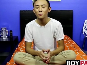 亚洲嫩男采访后脱光打飞机 hot gay latino porn