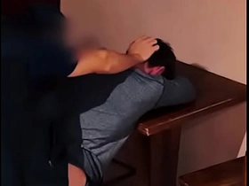 酒吧野直男撕烂我衣服无套狂操，最后射在我屁股上 well-pleased slave porn chinese