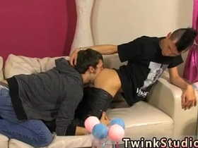 年轻亚洲男孩小阴茎同志色情与青少年性爱电影 gay teens chinese porn