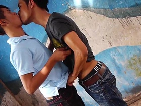 亚洲嫩男Benz和Oilver无套性交 asian gay chirrup sexual connection videos