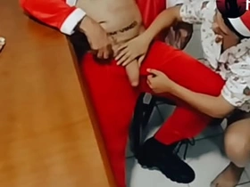 圣诞到了 圣诞老人带来了礼物 japan joyful porn free