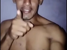 帅哥们都好吗 人家给你们亲亲哦 gay porn chubby chinese penis