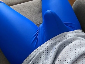 一感觉到紧身裤里的勃起我就射了 asian happy-go-lucky heavy arse porn